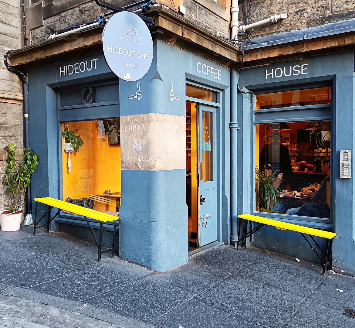 Storefront of Hideout Cafe, specialty coffee shop in Edinburgh