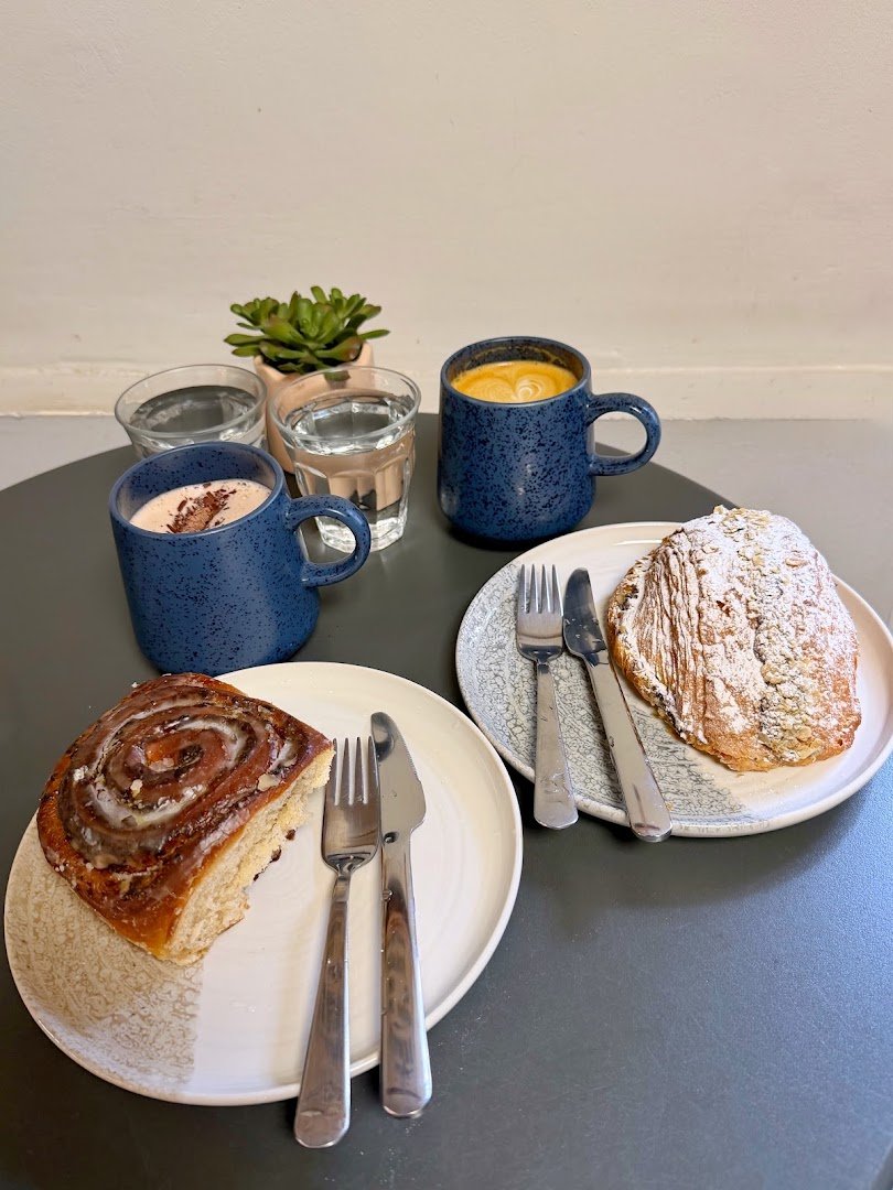 Coffee at The Cobbled Roastery, specialty coffee shop in Edinburgh