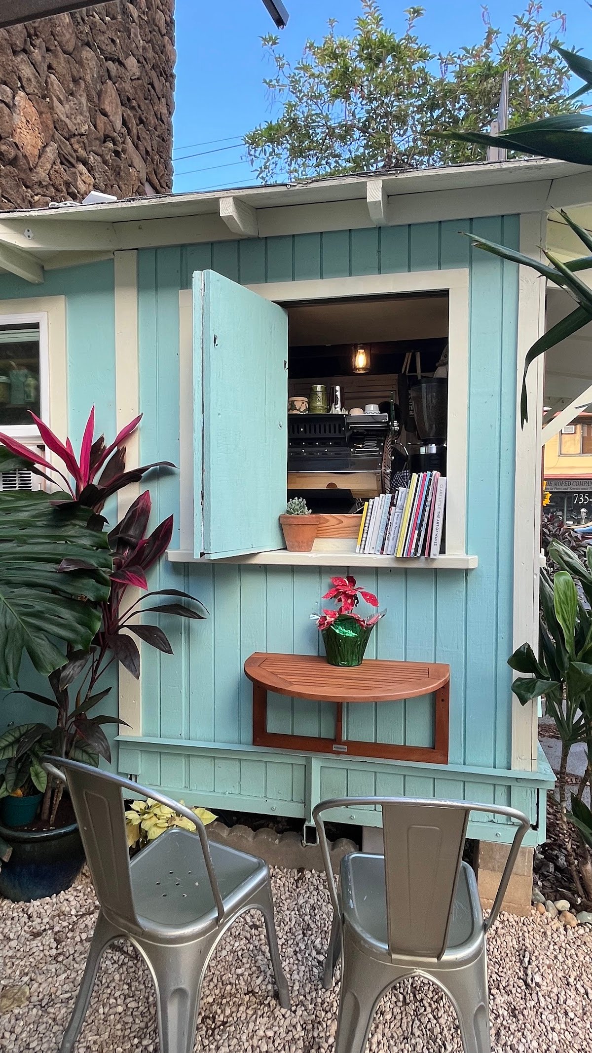 Better Daze specialty coffee shop in Honolulu - photo 6