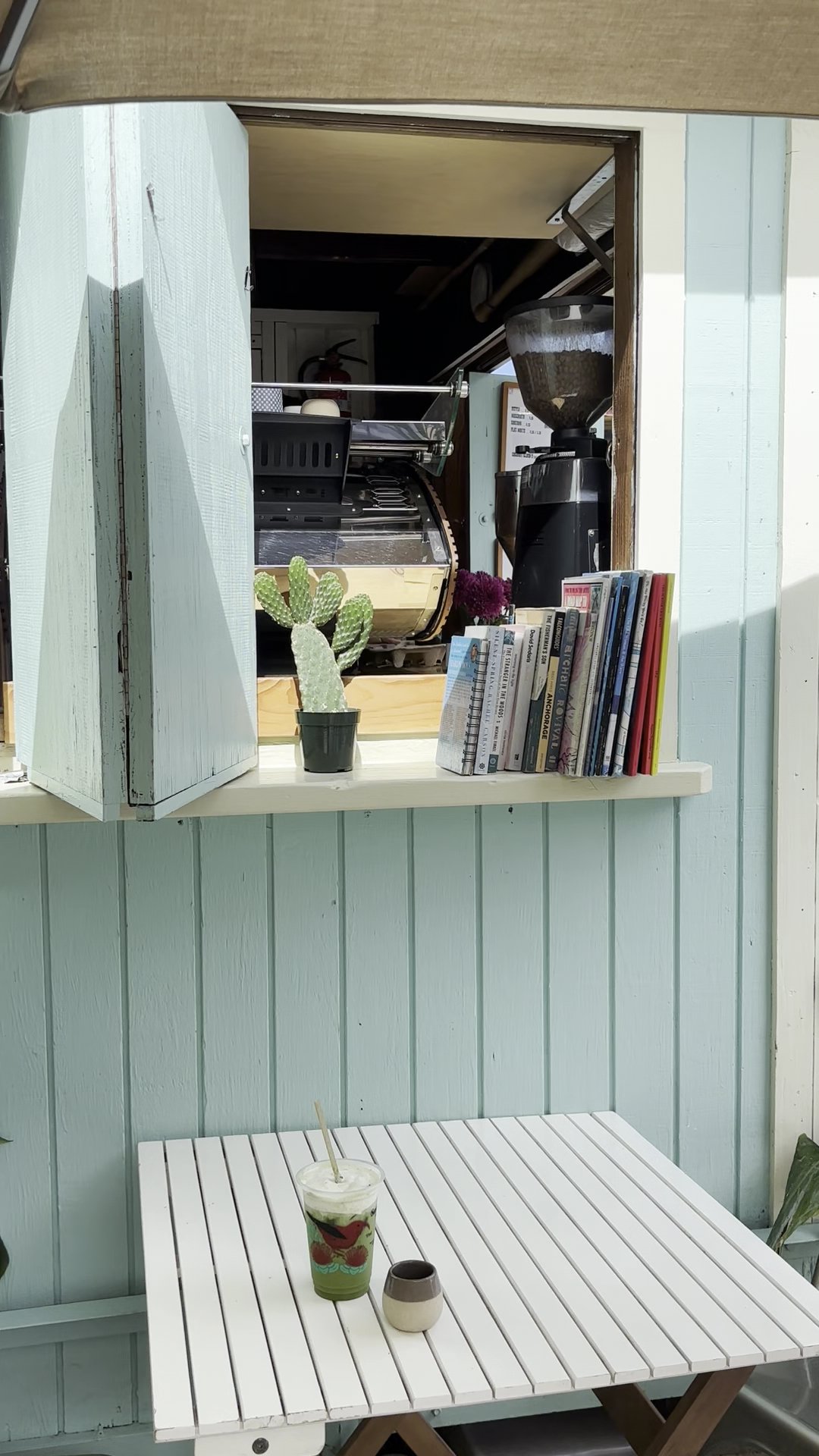 Better Daze specialty coffee shop in Honolulu - photo 9