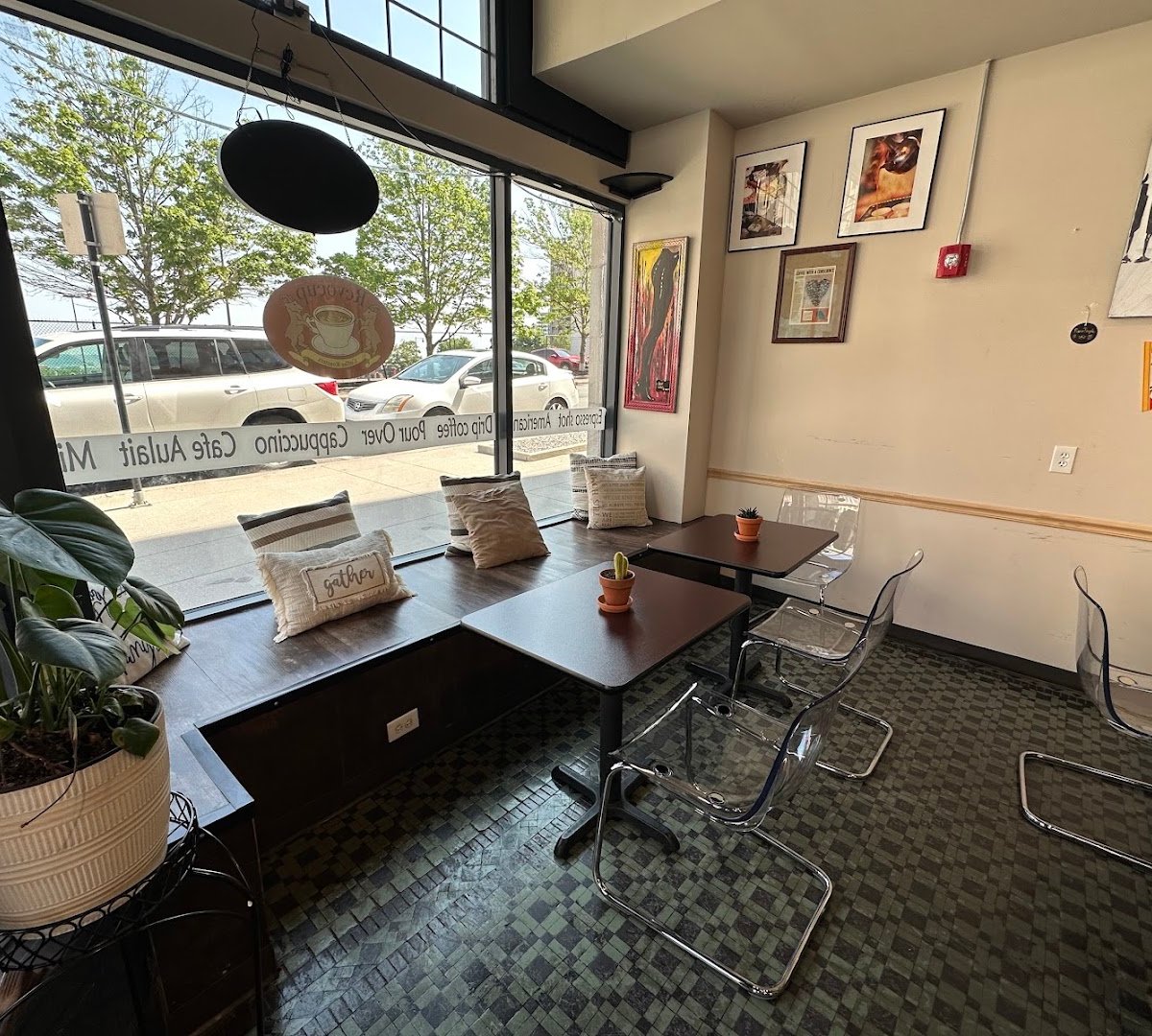 Revocup Coffee specialty coffee shop in Kansas City - photo 3