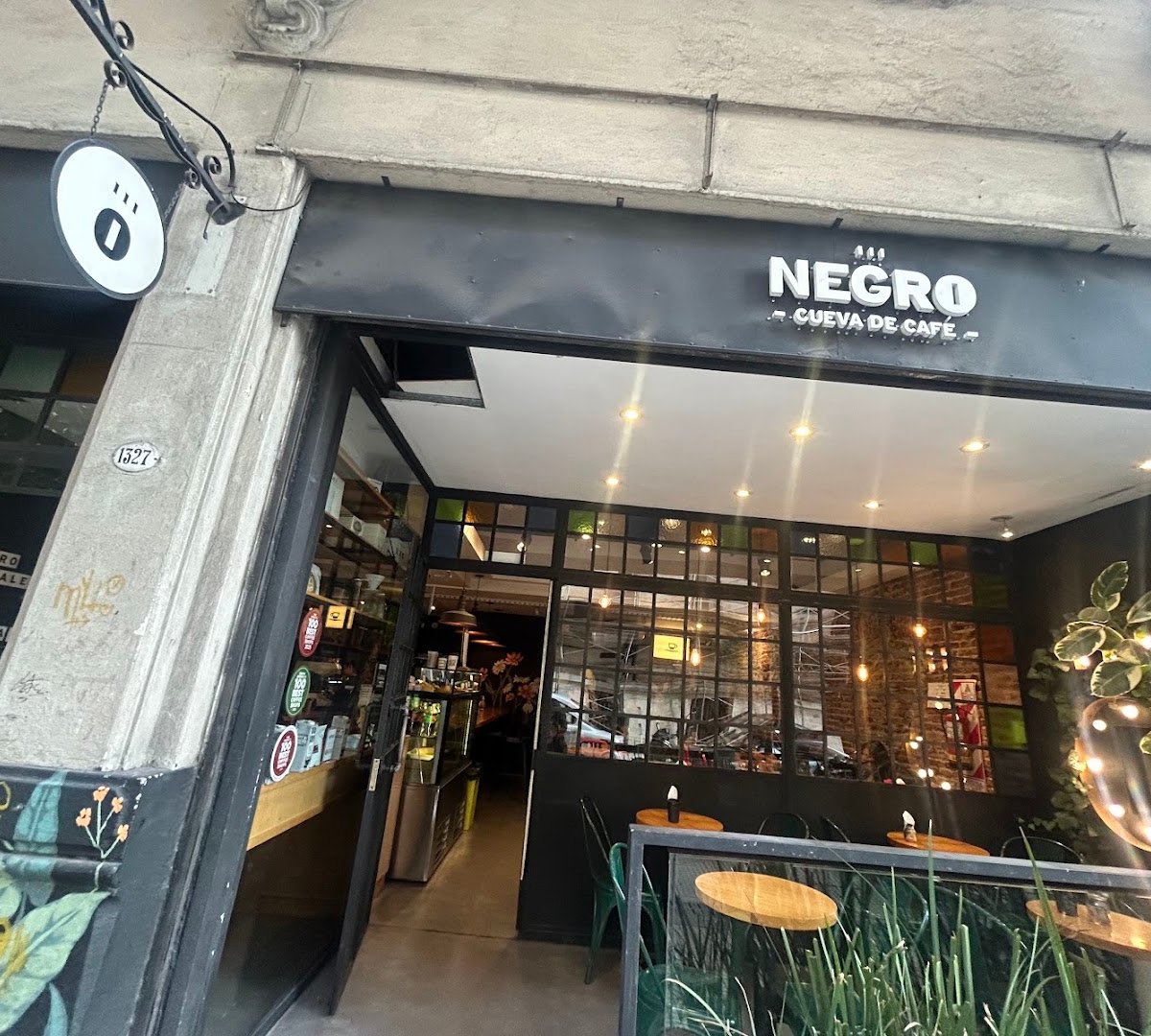 Negro Cueva de Café (Sucursal Tribunales) specialty coffee shop in Buenos Aires - photo 9