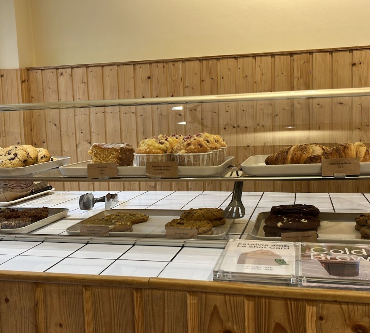 Syra Coffee - Sants specialty coffee shop in Barcelona - photo 11