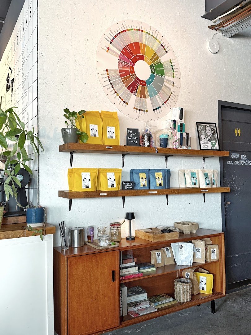 Barmhartig Koffie specialty coffee shop in Amsterdam - photo 10