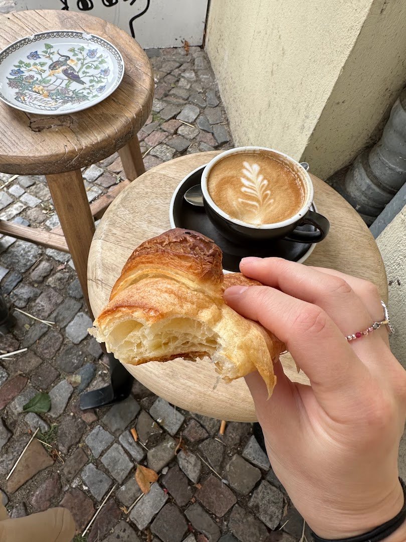 Godshot specialty coffee shop in Berlin - photo 8