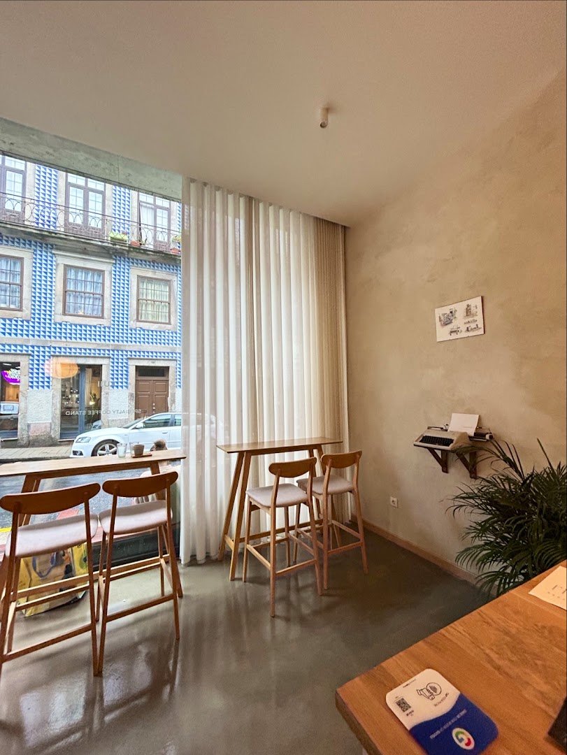 Interior of Kuji Coffee, specialty coffee shop in Porto
