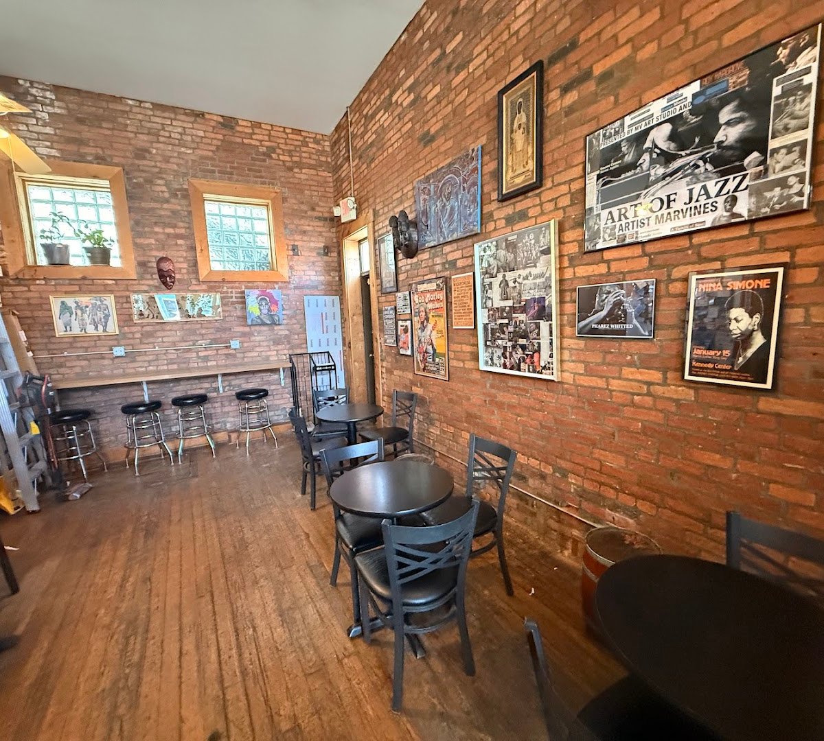 Upper Cup Coffee specialty coffee shop in Columbus - photo 15