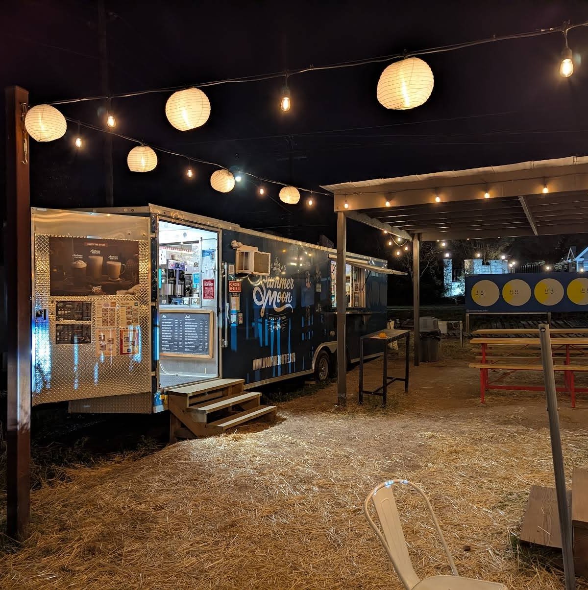 Summer Moon Coffee (Mobile Moon) specialty coffee shop in Austin - photo 16