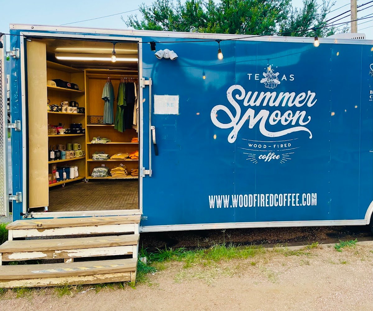 Summer Moon Coffee (Mobile Moon) specialty coffee shop in Austin - photo 2
