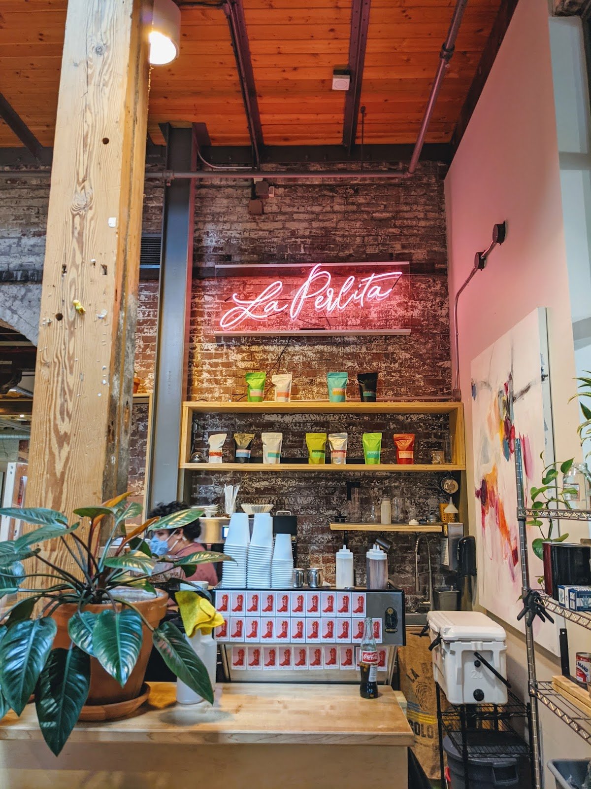 La Perlita specialty coffee shop in Portland - photo 3