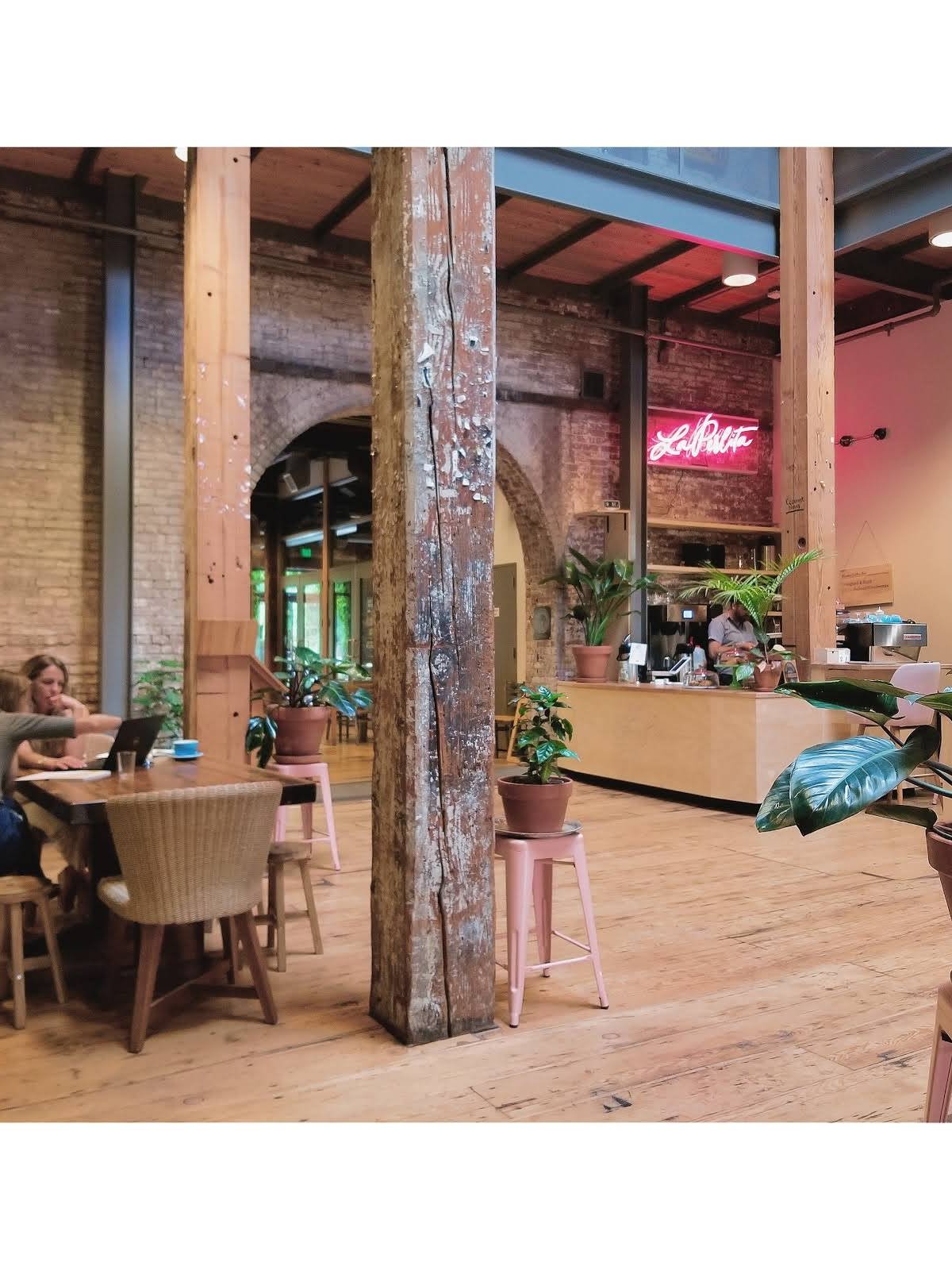 La Perlita specialty coffee shop in Portland - photo 9