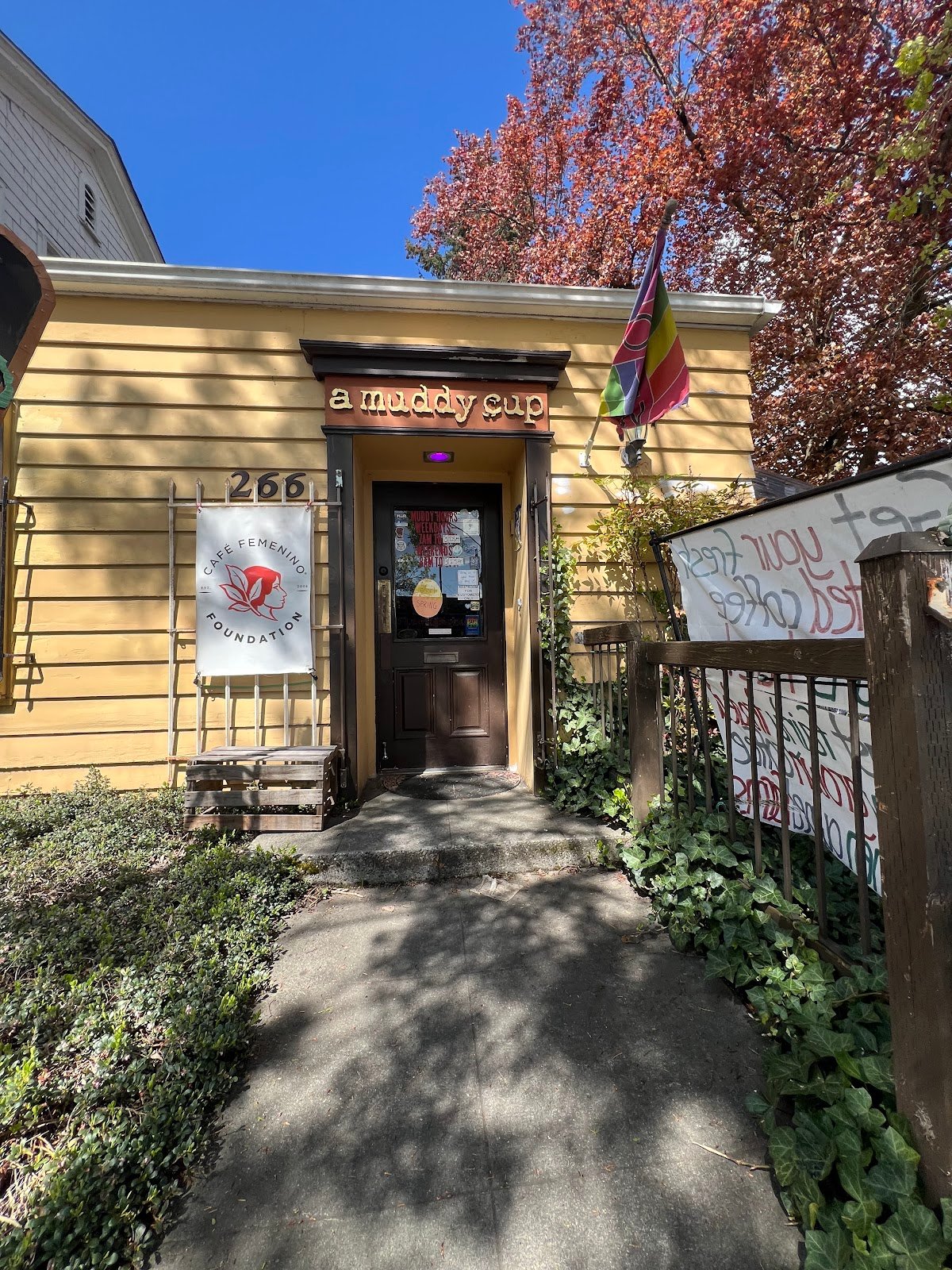 A Muddy Cup Cafe' & Roastery specialty coffee shop in Seattle - photo 5