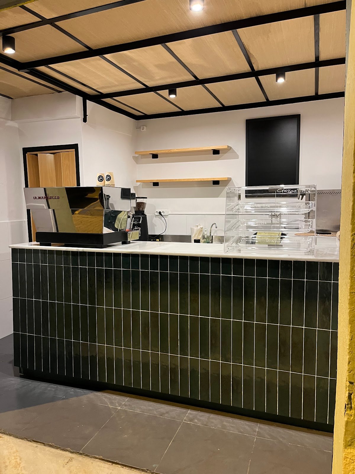 La Llavor - Specialty Coffee/ Coffee Roasters specialty coffee shop in Barcelona - photo 2