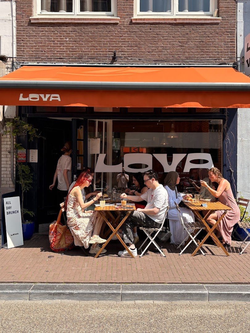 Lova - All Day Brunch & Breakfast specialty coffee shop in Amsterdam - photo 3