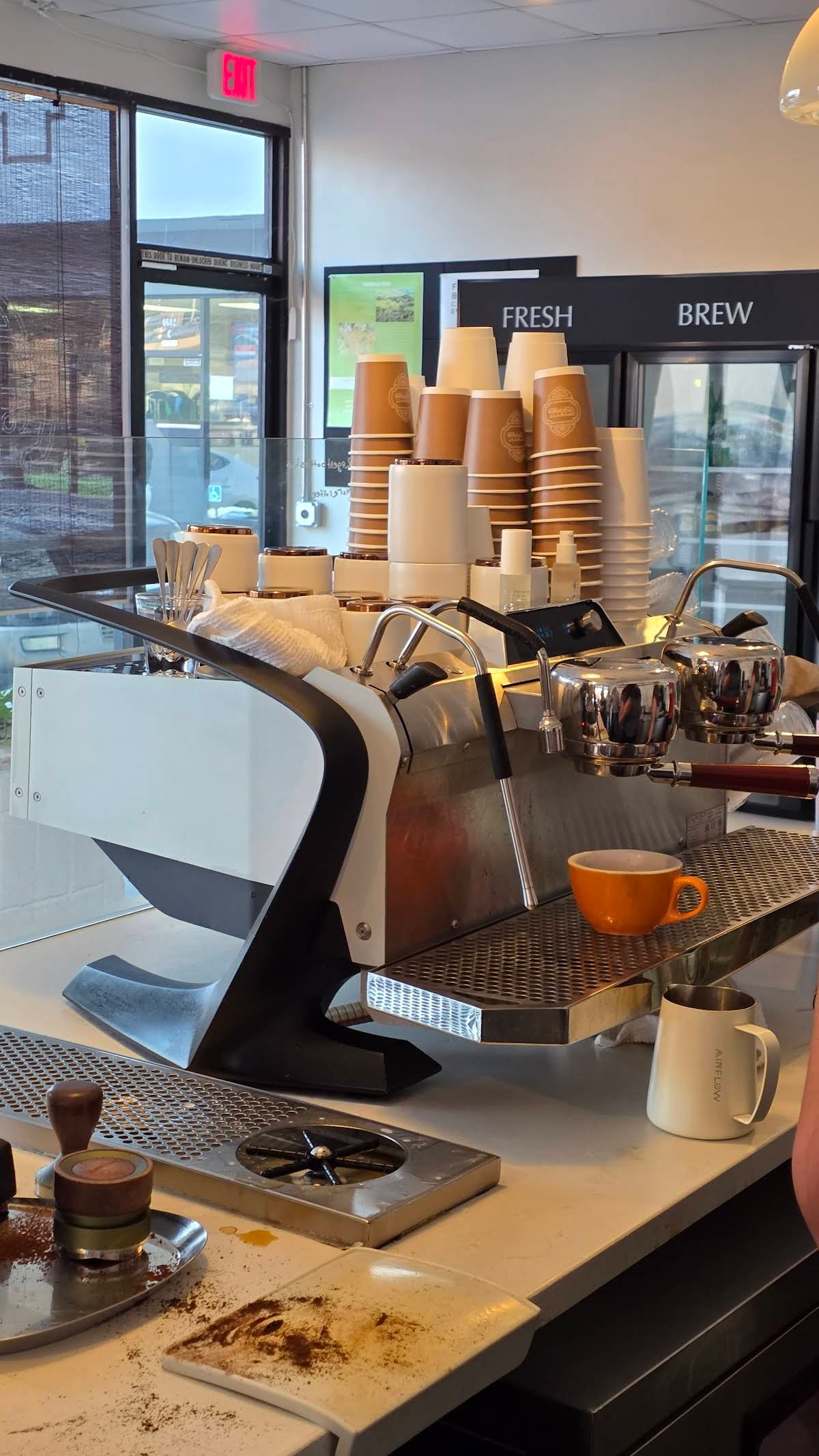 Regent Coffee Brew and Bottle House specialty coffee shop in Los Angeles - photo 15