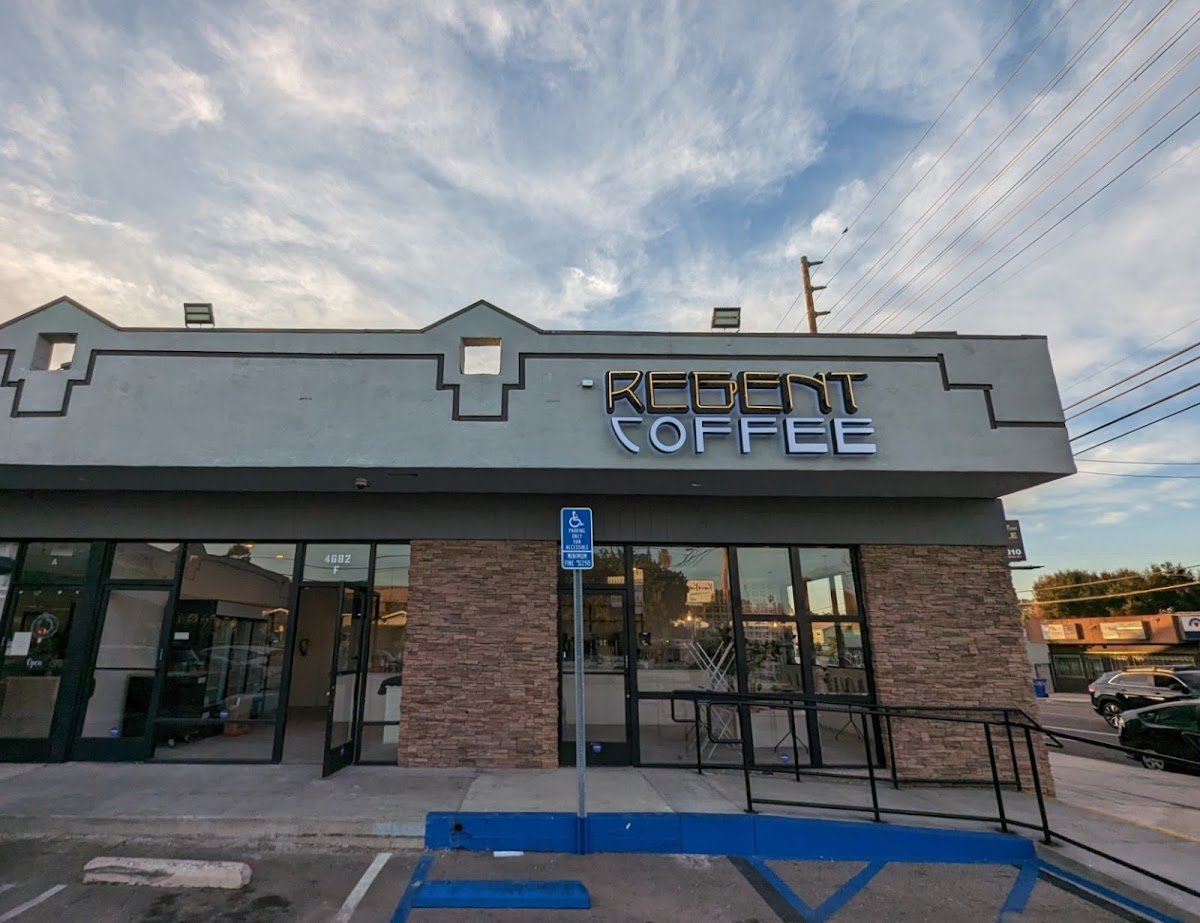 Regent Coffee Brew and Bottle House specialty coffee shop in Los Angeles - photo 2