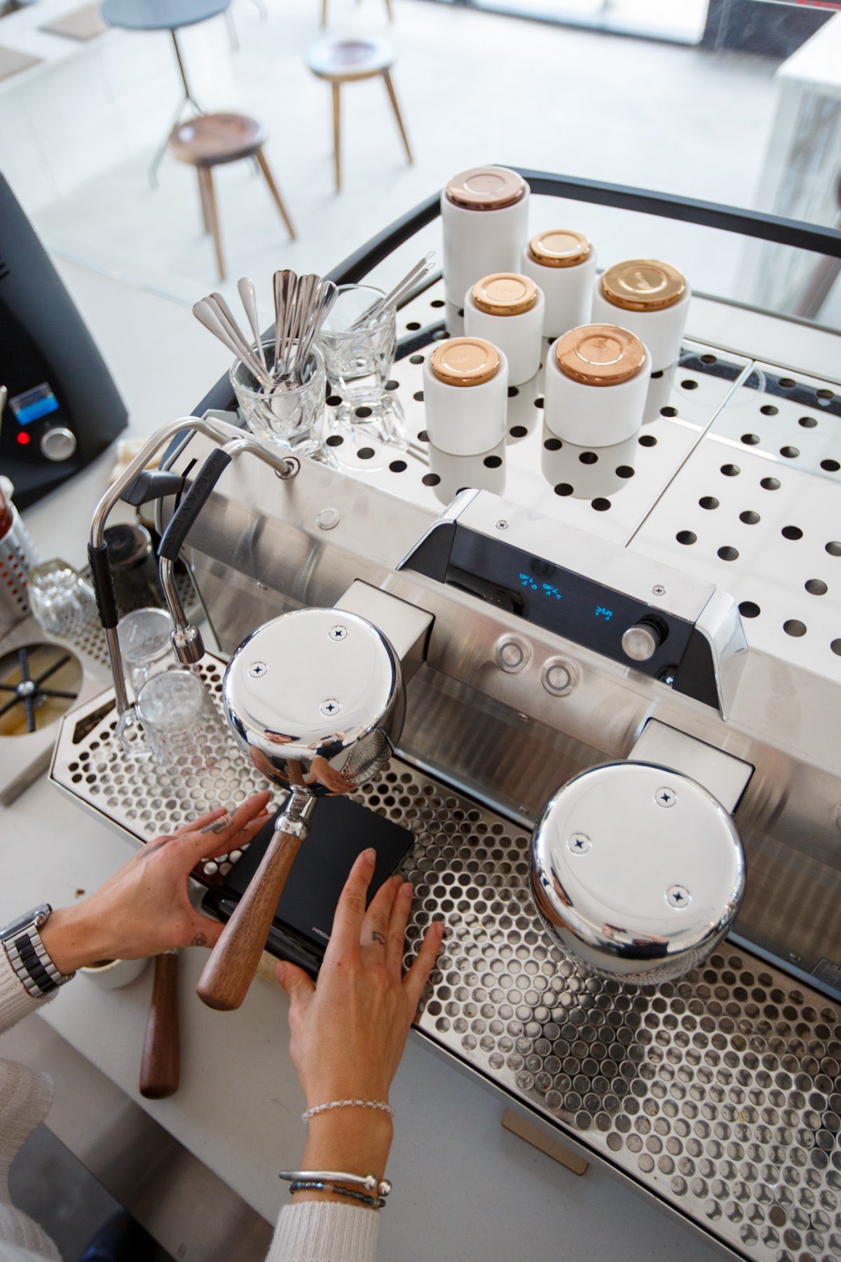 Regent Coffee Brew and Bottle House specialty coffee shop in Los Angeles - photo 3