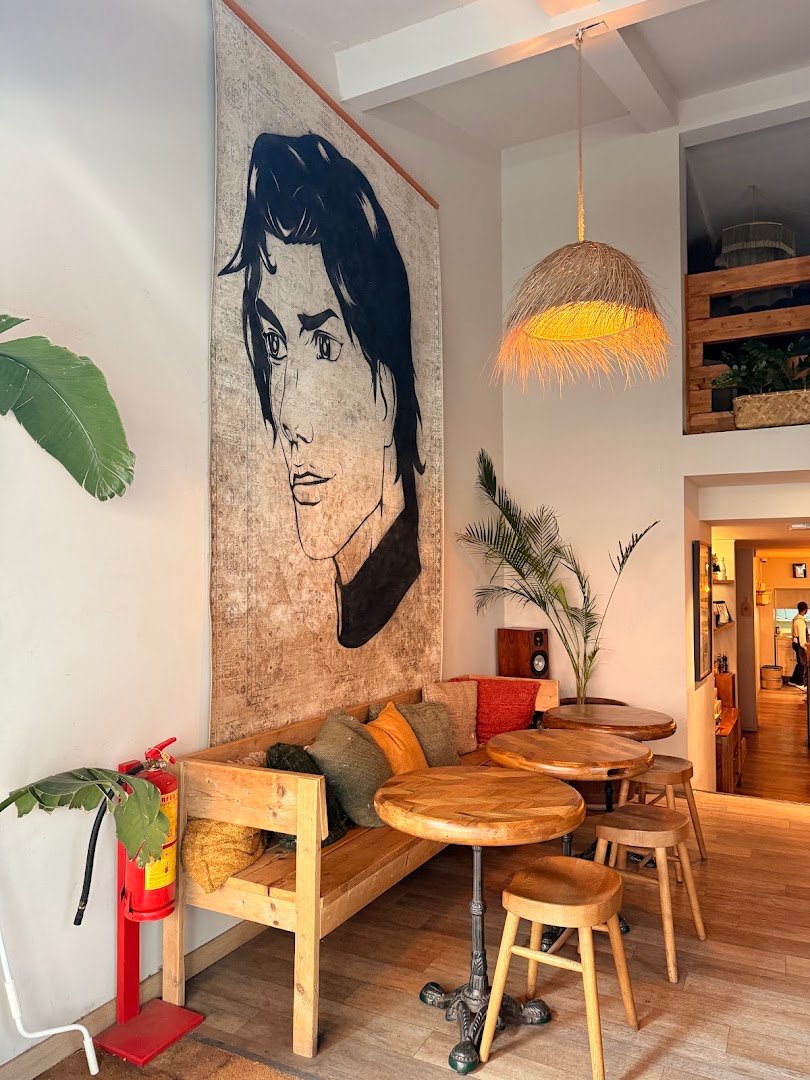 Interior of Simpli Coffee Braamcamp, specialty coffee shop in Lisbon