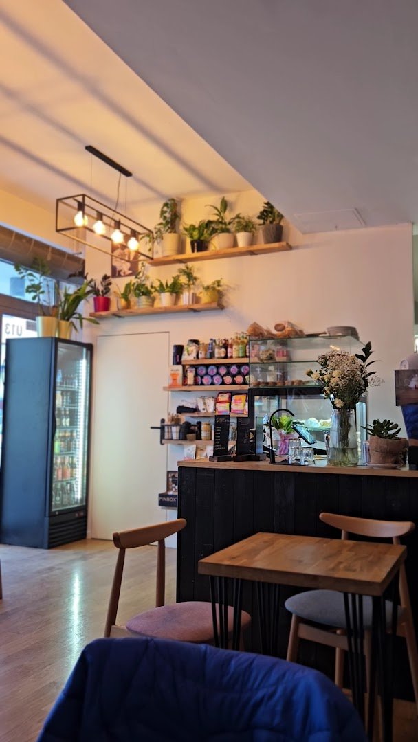 Interior of CzyKawka Kawiarnia, specialty coffee shop in Warsaw