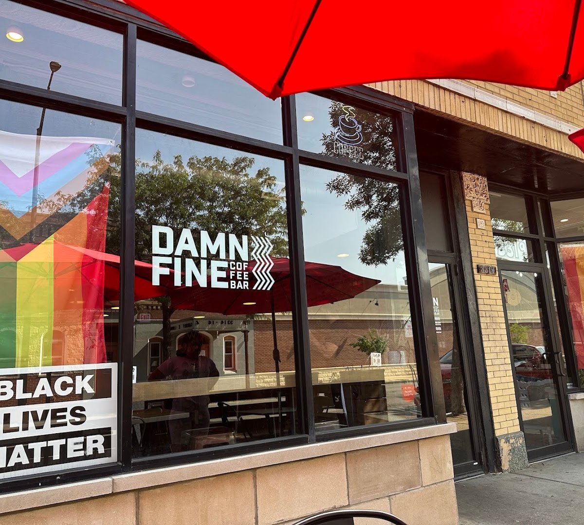 Damn Fine Coffee Bar specialty coffee shop in Chicago - photo 5