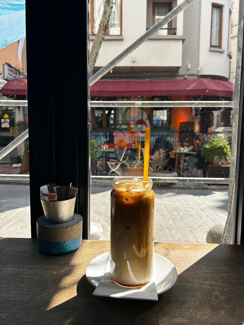 Tea Or Coffee specialty coffee shop in Istanbul - photo 3