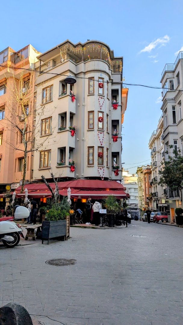 Tea Or Coffee specialty coffee shop in Istanbul - photo 8