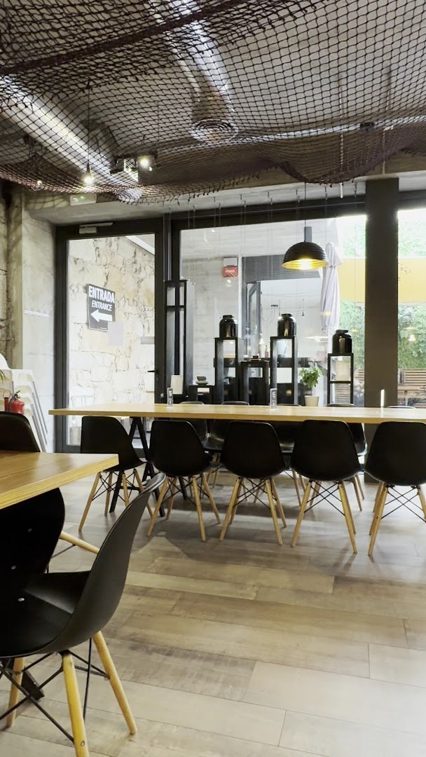 Interior of 7g Roaster Apartments & Restaurant, specialty coffee shop in Porto