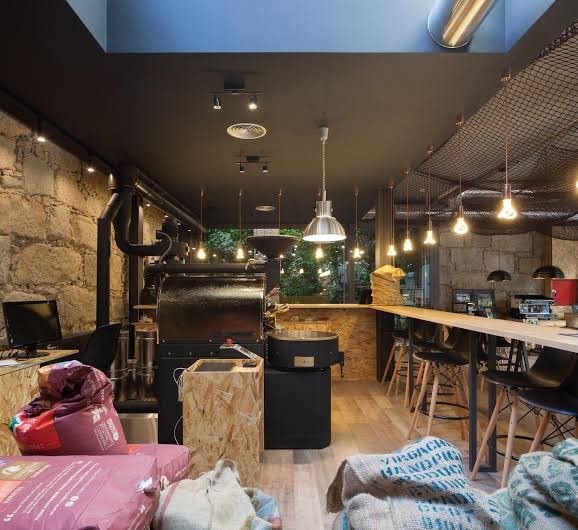 Interior of 7g Roaster Apartments & Restaurant, specialty coffee shop in Porto