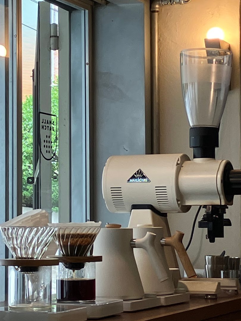 Interior of Small Batch Seoul, specialty coffee shop in Seoul