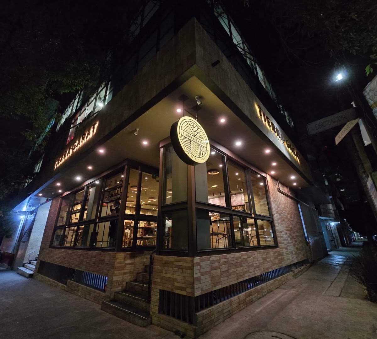 Storefront of Tierra Garat, specialty coffee shop in Mexico City