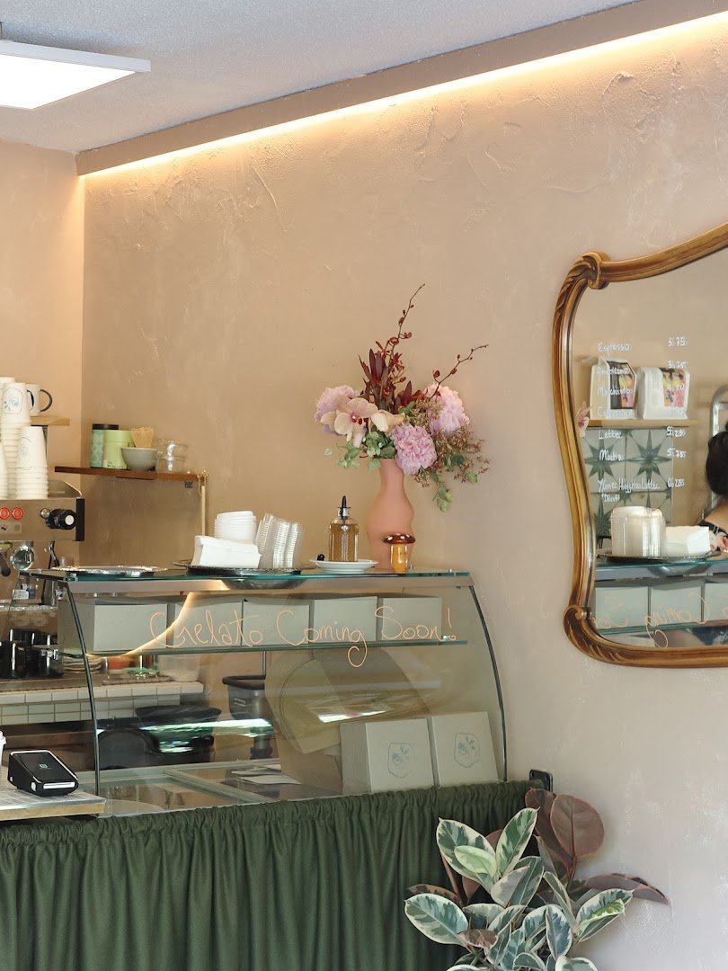 Annabelle's specialty coffee shop in Vancouver - photo 11