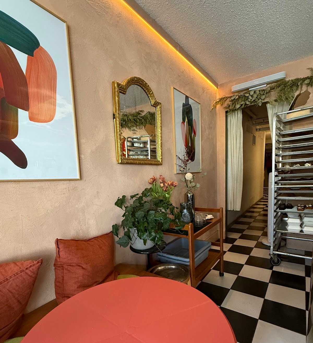 Annabelle's specialty coffee shop in Vancouver - photo 3