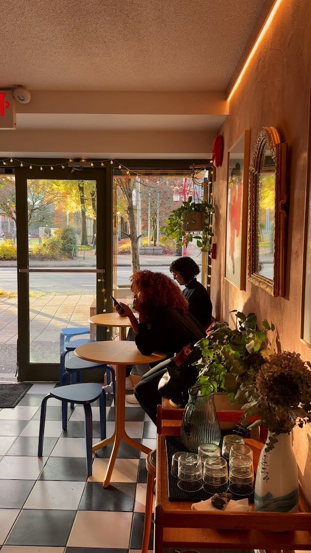 Annabelle's specialty coffee shop in Vancouver - photo 7