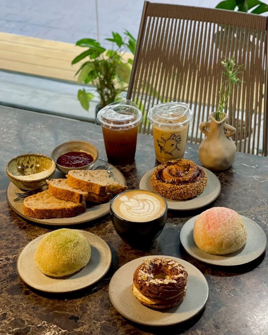 La Cabra Bakery specialty coffee shop in Bangkok - photo 2
