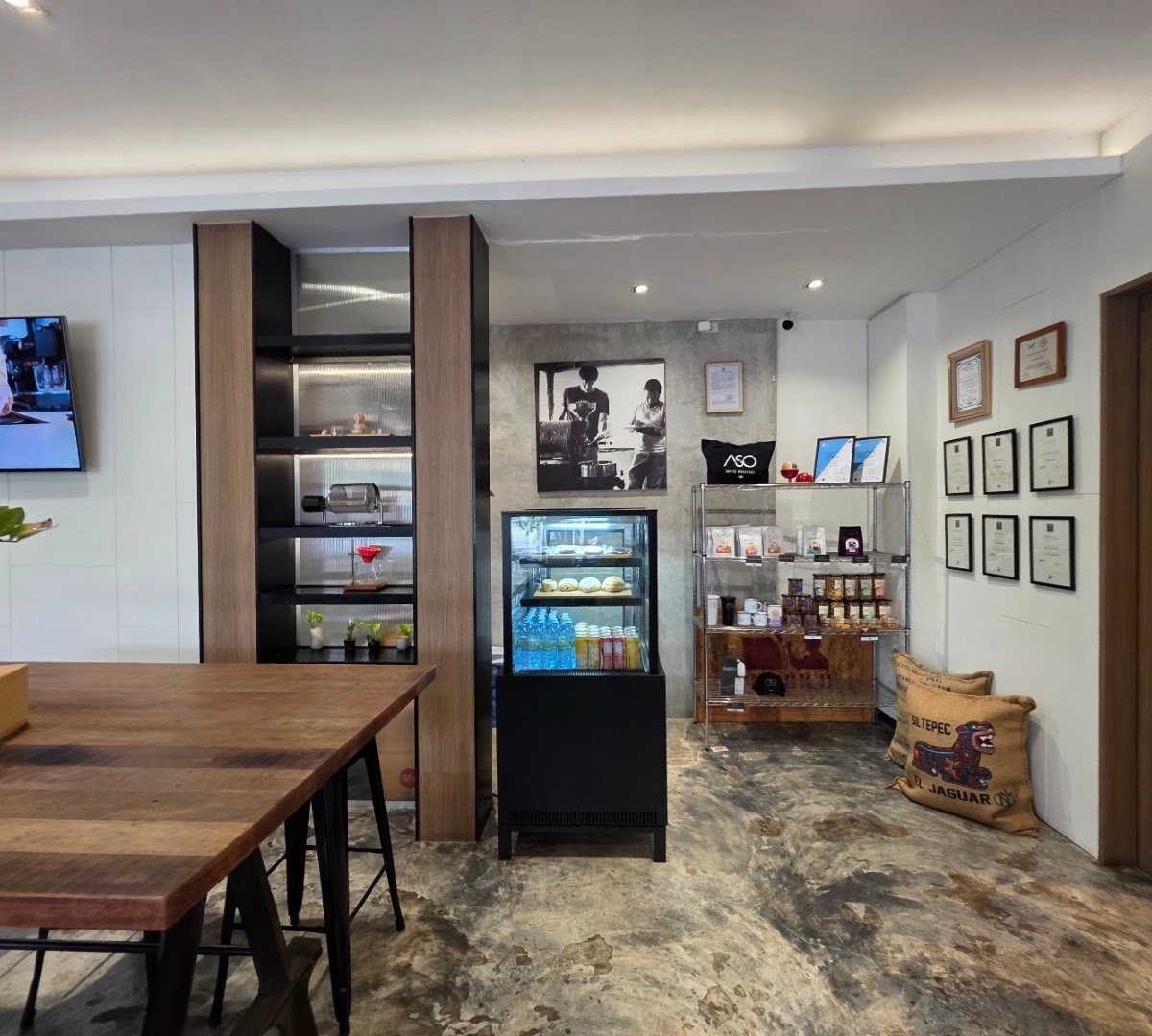 Aso Coffee Roasters specialty coffee shop in Bangkok - photo 10