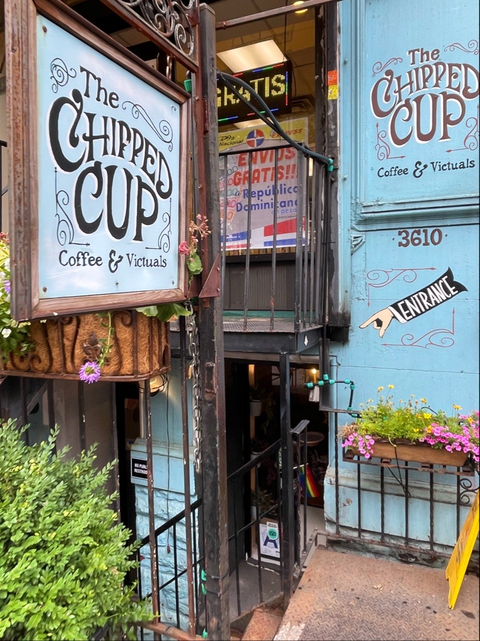 The Chipped Cup specialty coffee shop in New York - photo 2
