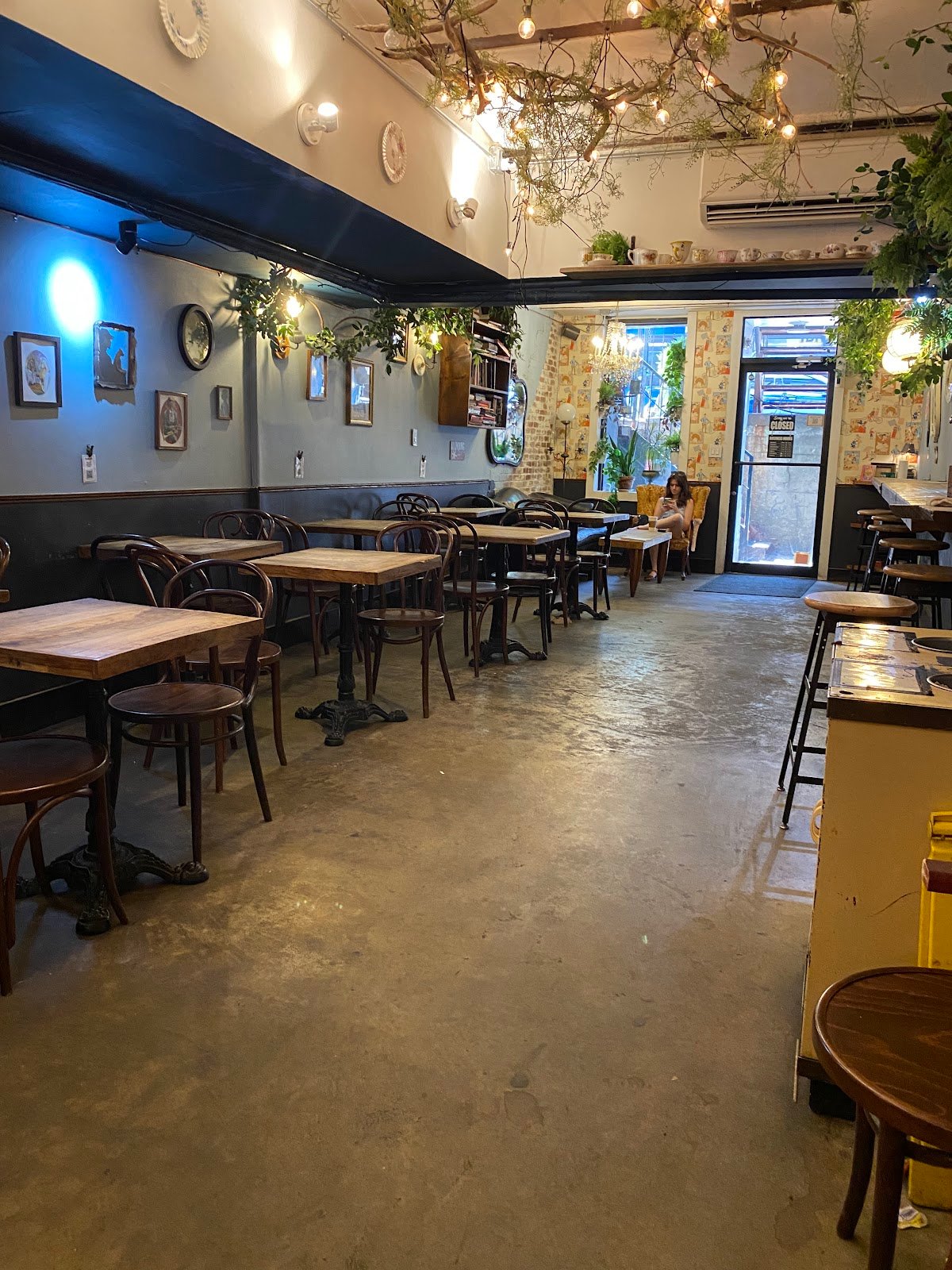 The Chipped Cup specialty coffee shop in New York - photo 4