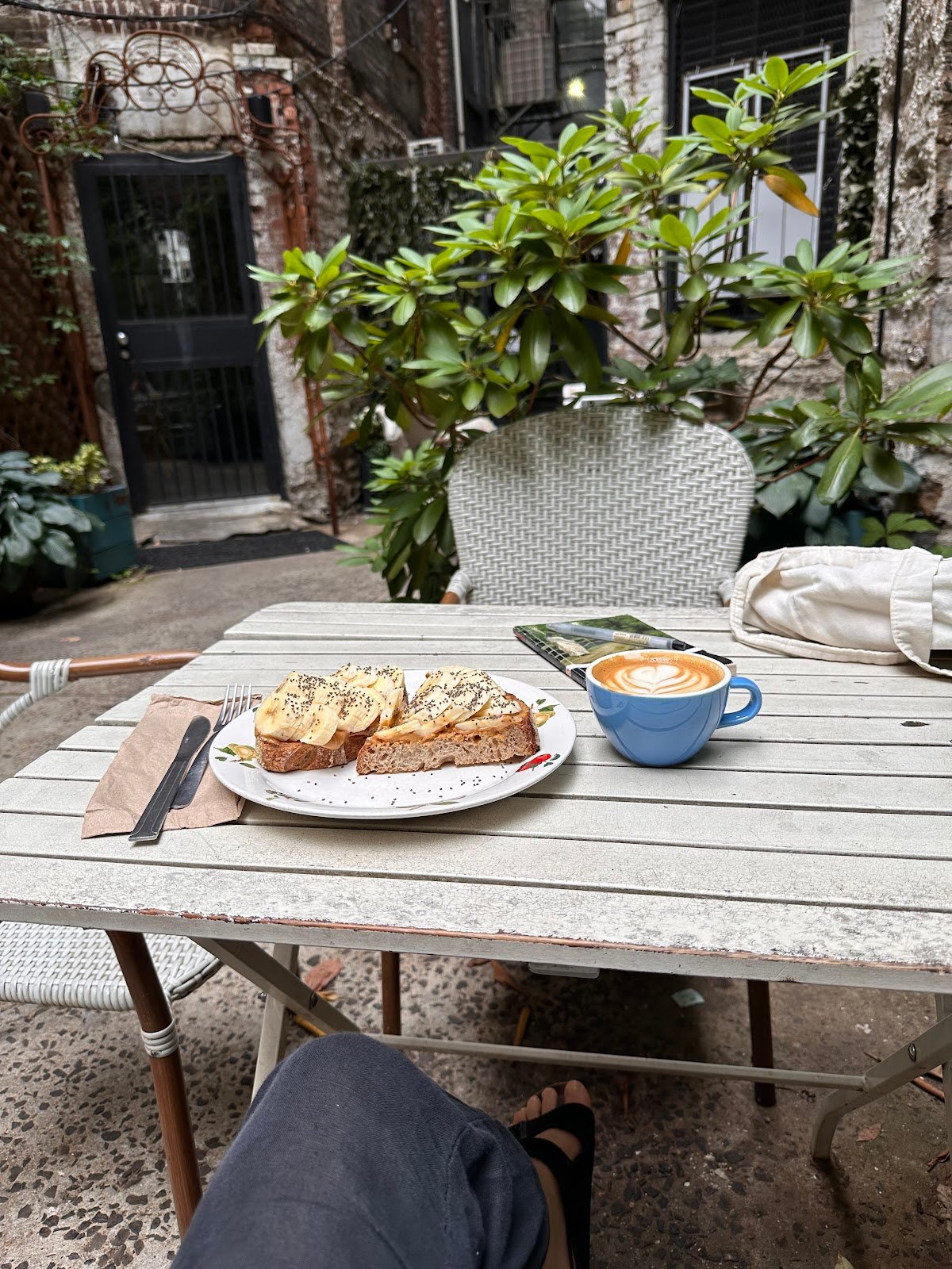 The Chipped Cup specialty coffee shop in New York - photo 7