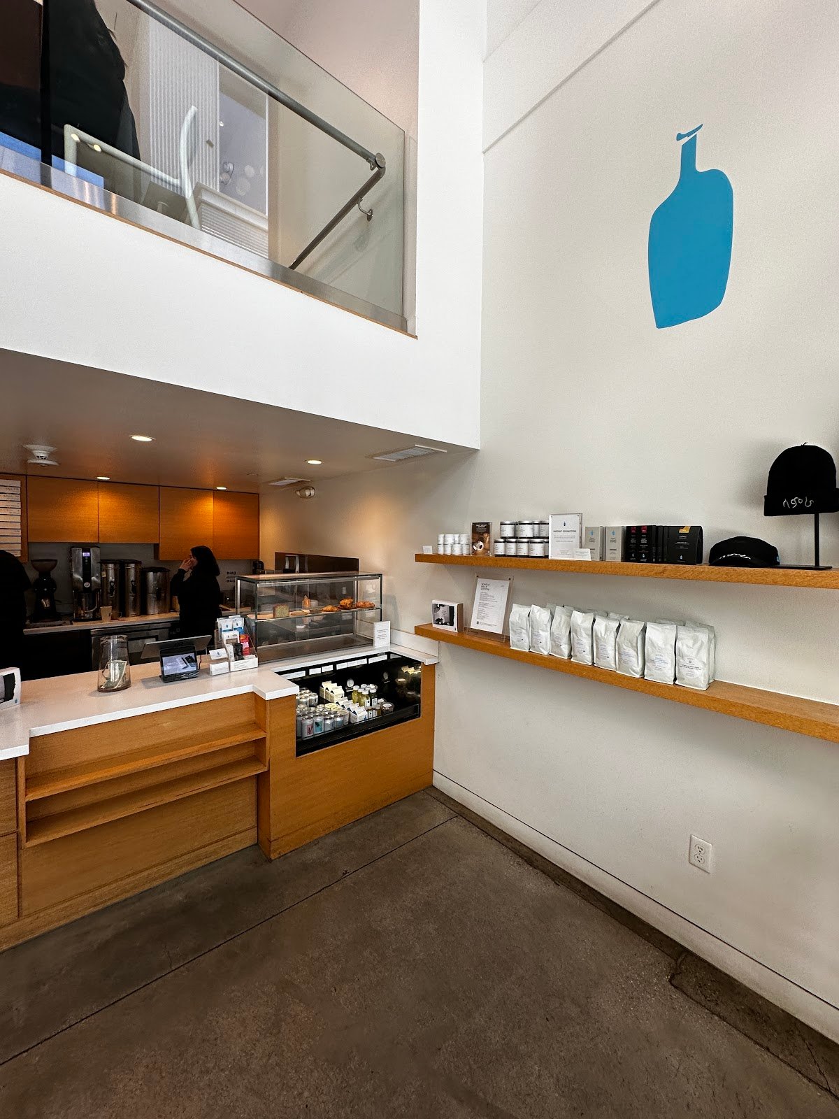 Blue Bottle Coffee specialty coffee shop in Los Angeles - photo 3