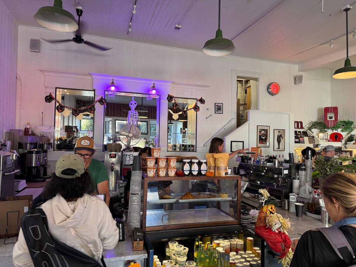 Farley's Coffeehouse specialty coffee shop in San Francisco - photo 3