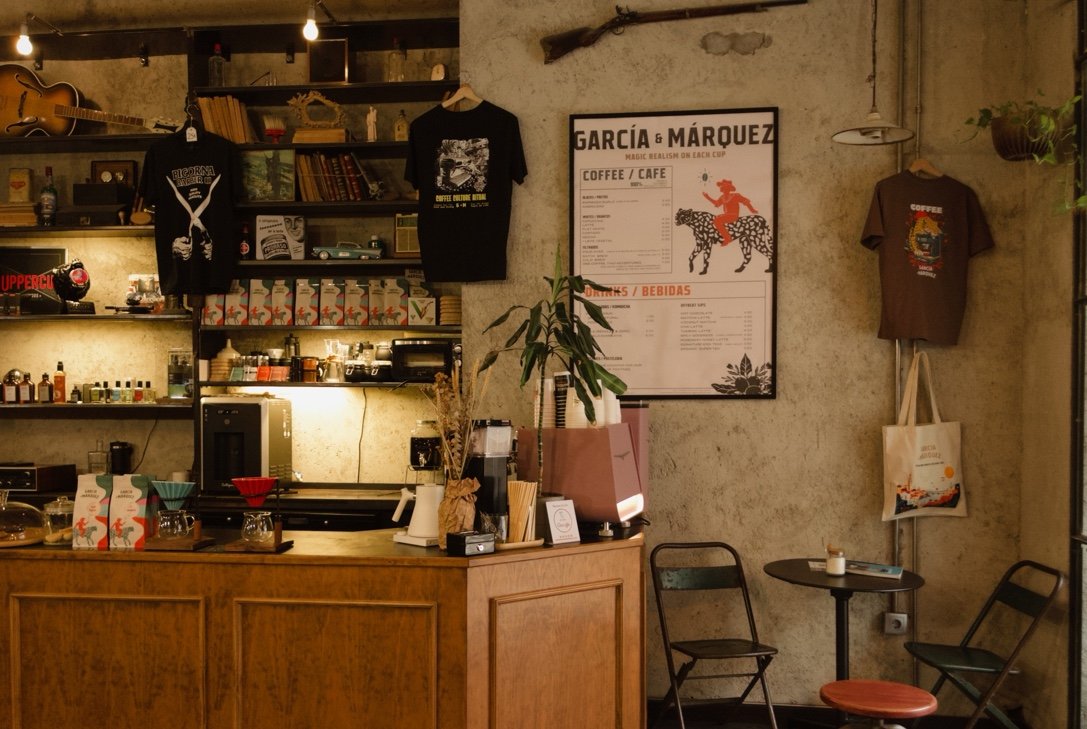 Interior of Garcia & Marquez - Coffee Stories, specialty coffee shop in Porto
