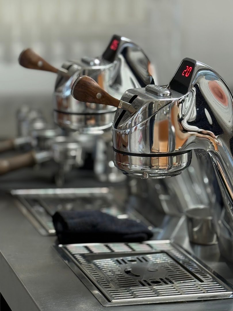 April Coffee Store & Showroom specialty coffee shop in Copenhagen - photo 8