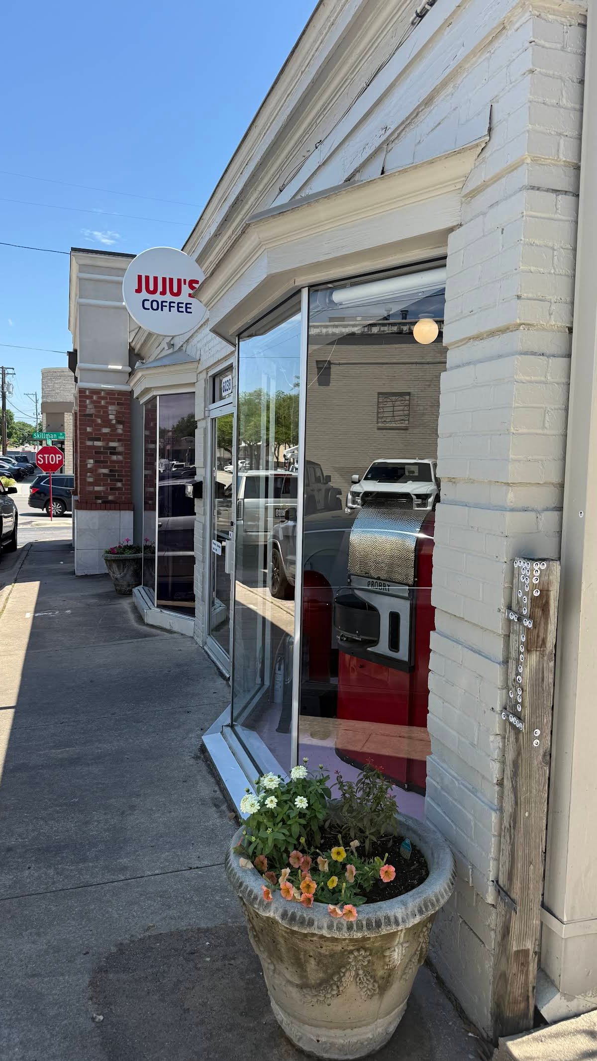 JuJu's Coffee specialty coffee shop in Dallas - photo 8