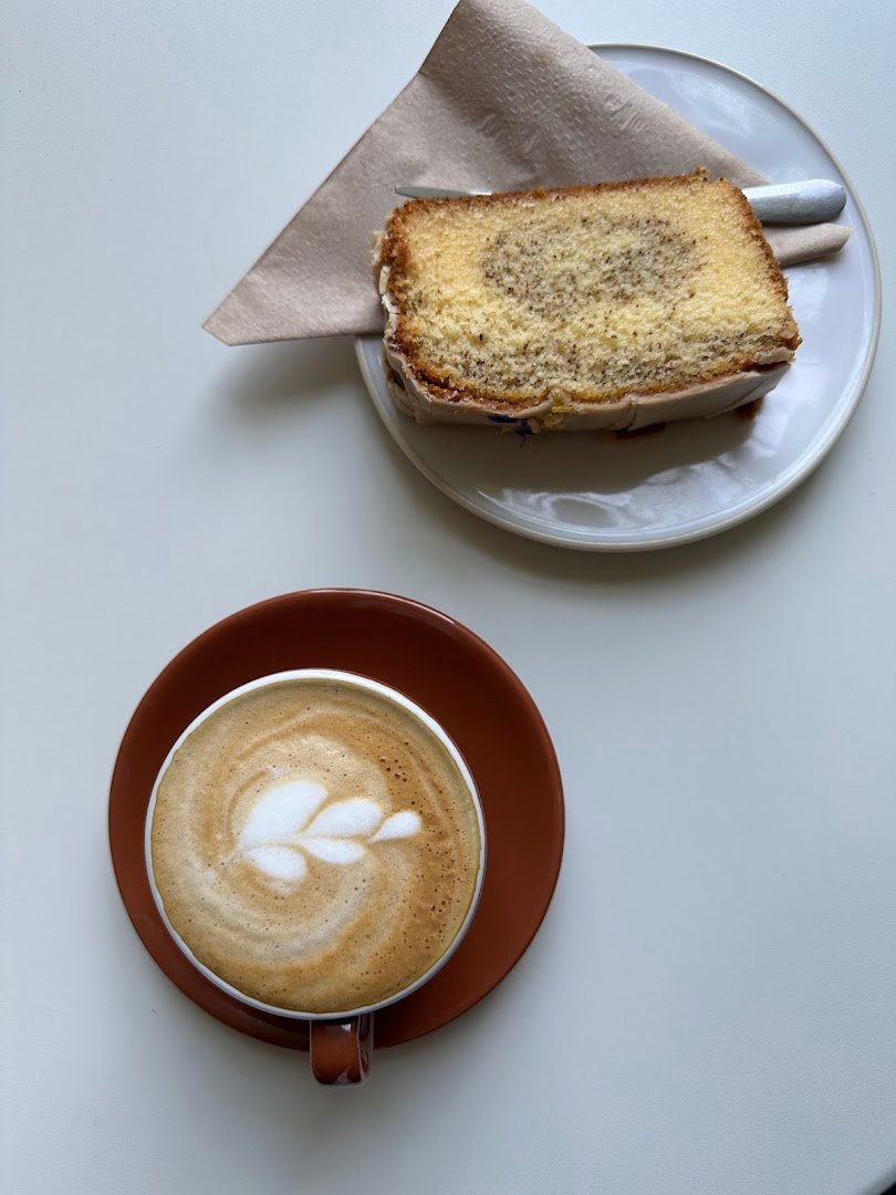 Coffee at Mayvn Cafe, specialty coffee shop in Edinburgh