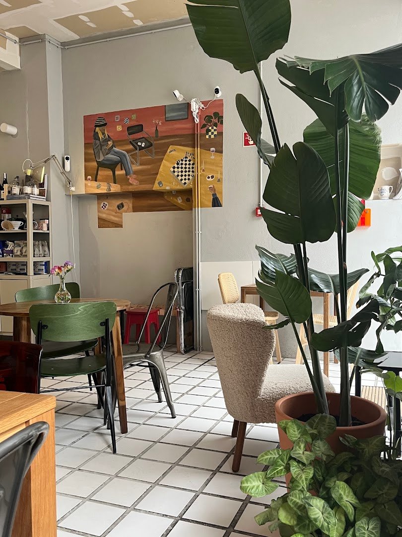 Interior of The Layers, specialty coffee shop in Lisbon