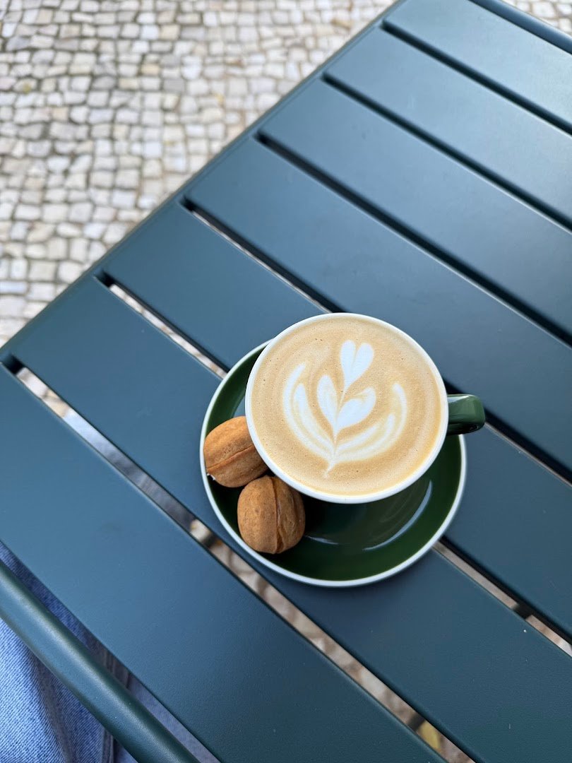 Coffee at The Layers, specialty coffee shop in Lisbon