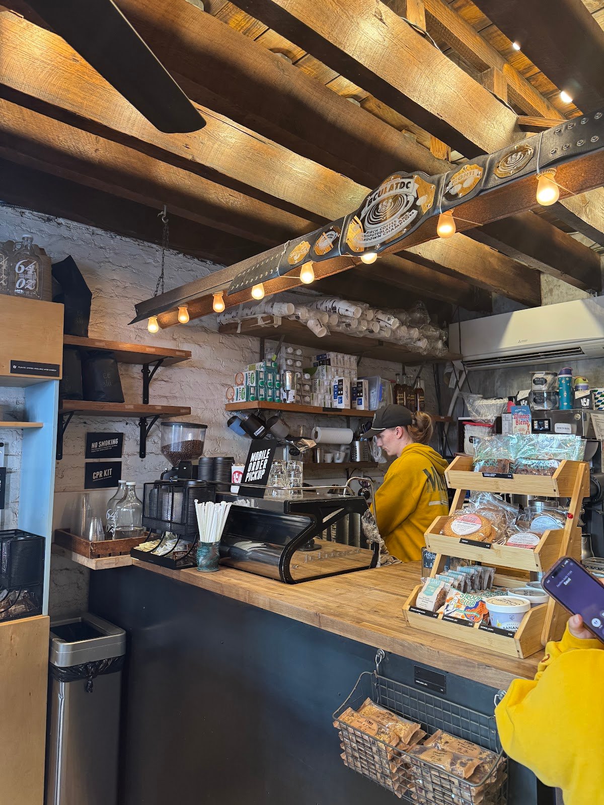 Birch Coffee specialty coffee shop in New York - photo 4