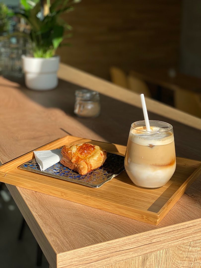 Tamp & Pull Espresso Bar Nordic Light specialty coffee shop in Budapest - photo 5