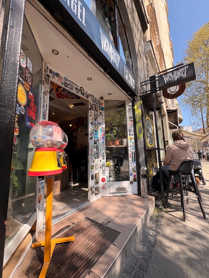 Wömbat Bagel specialty coffee shop in Budapest - photo 8
