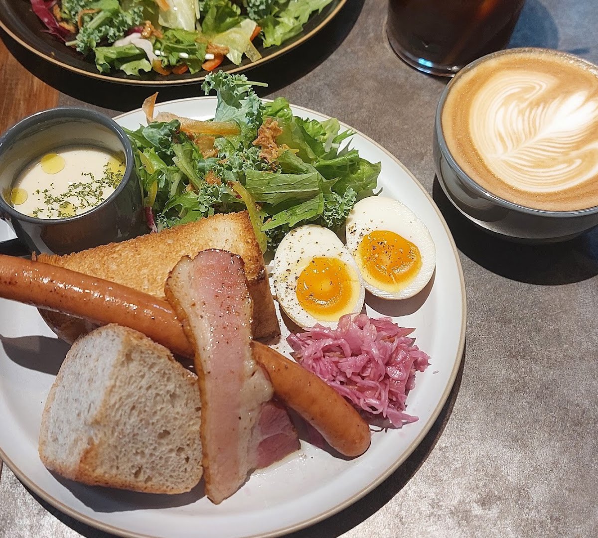 Coffee at SHIMATONERIKO 路地裏 COFFEE ROASTER, specialty coffee shop in Osaka